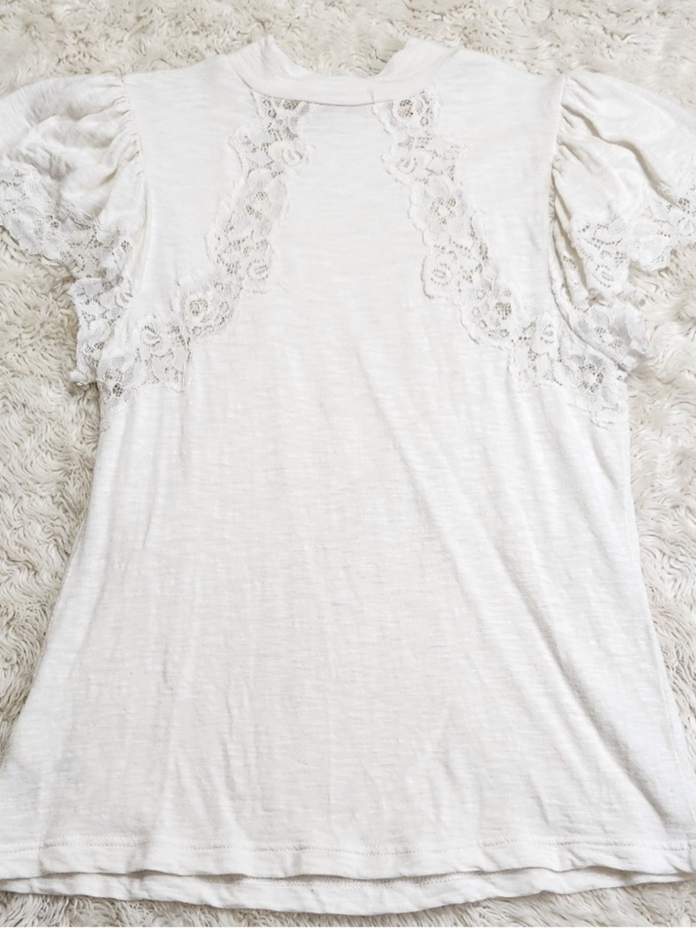 Women’s White Lace Accent Short Sleeve Top